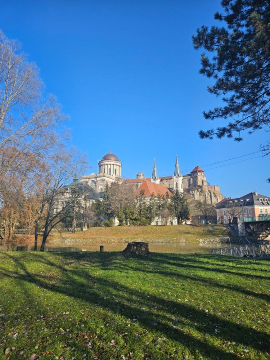 Szent Istvan Koronaja Apartment Esztergom